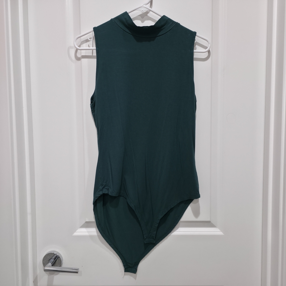 LAOLASI Women's Turtle Neck Sleeveless Slim Fit Bodysuit Tops Jumpsuit GREEN
